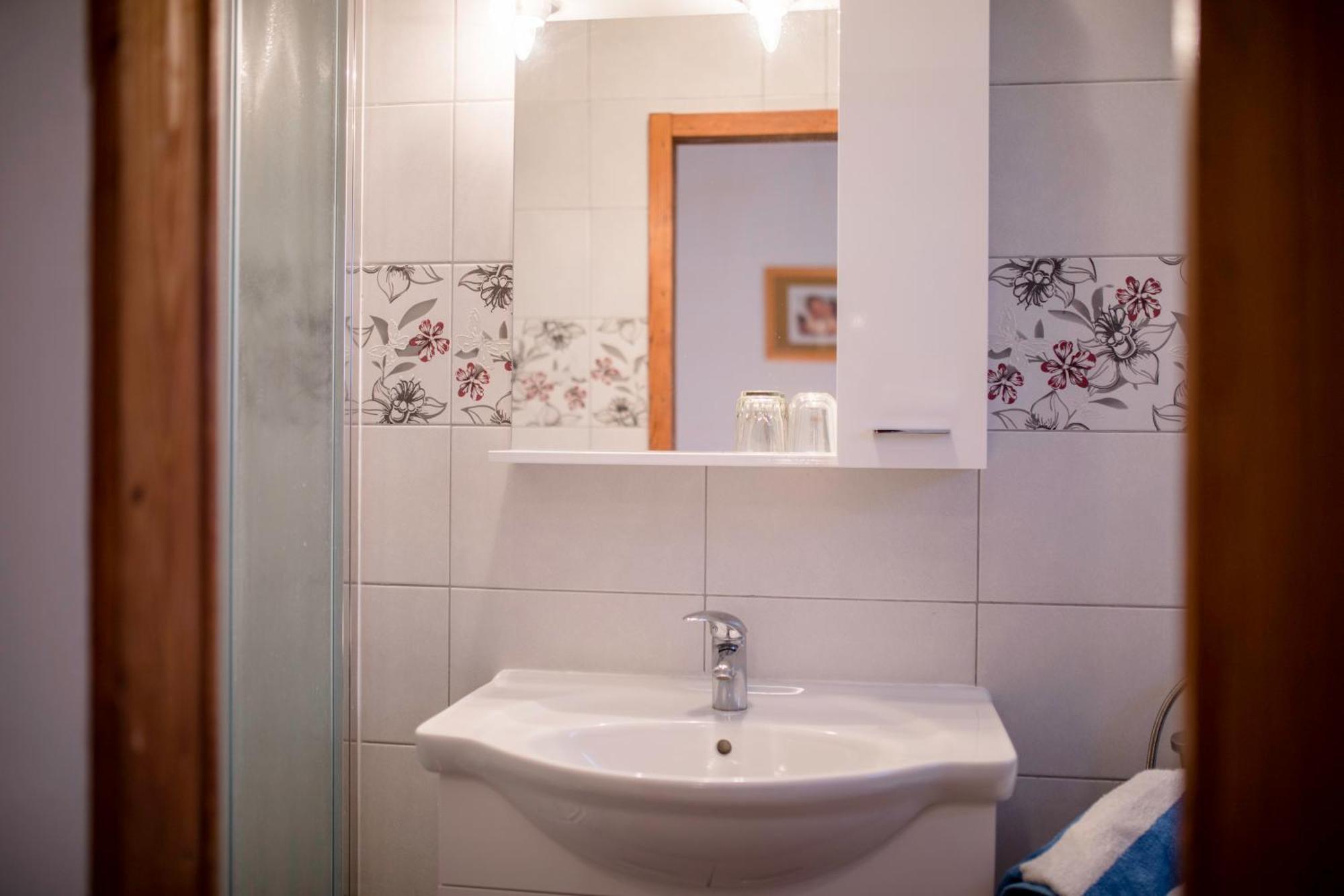 Kazo Apartment Rab Town Bagian luar foto