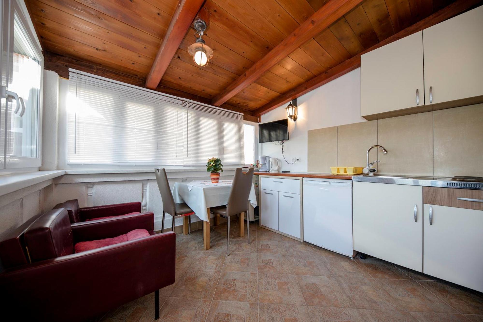 Kazo Apartment Rab Town Bagian luar foto