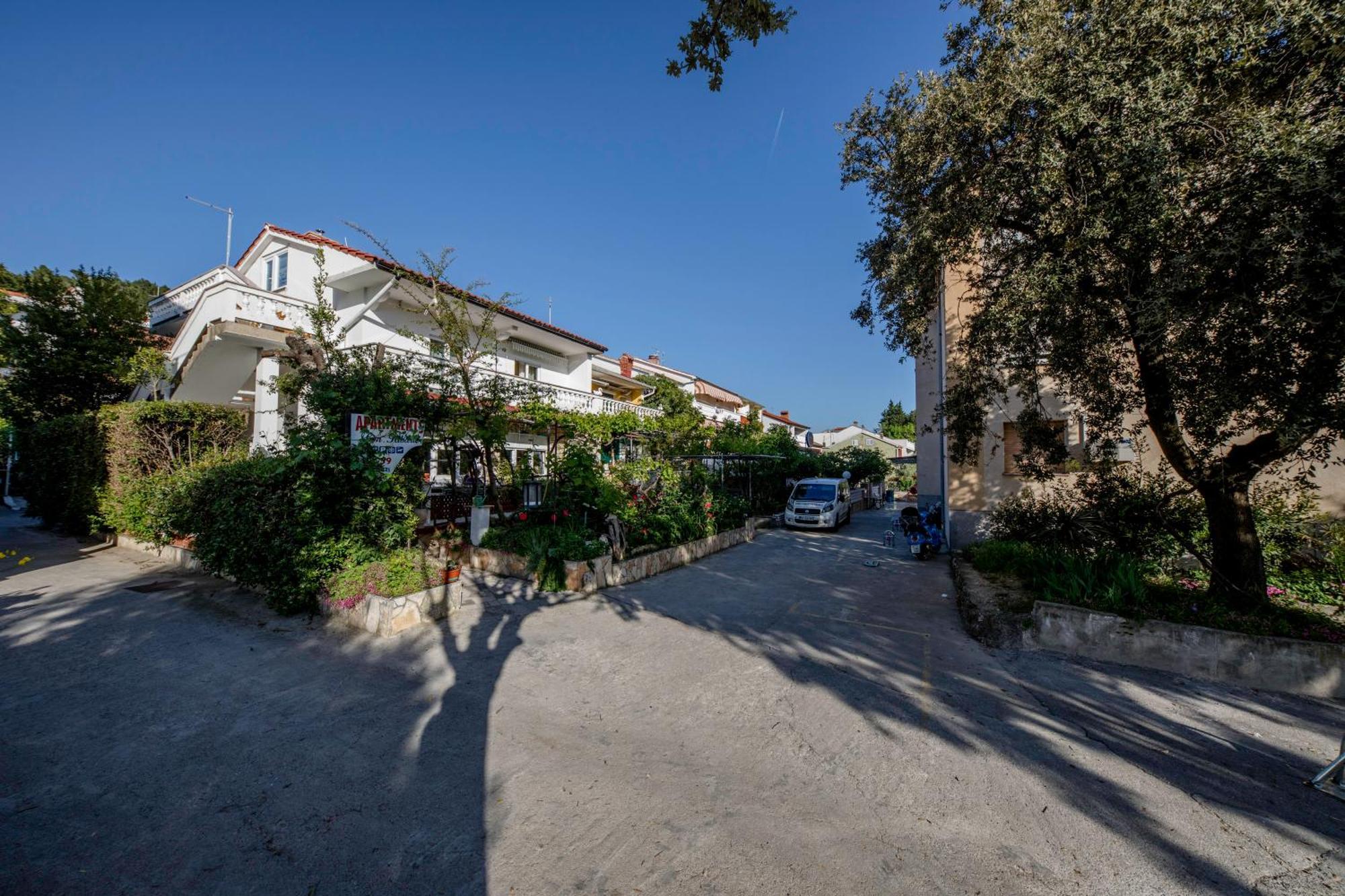 Kazo Apartment Rab Town Bagian luar foto